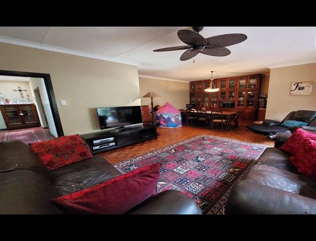4 BEDROOM HOUSE FOR SALE IN LUKASRAND